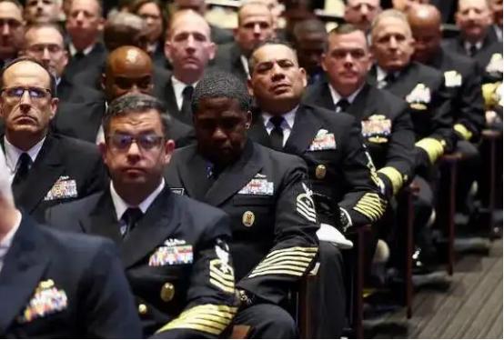 美军全世界第一，为什么美国没有出现军政府？原因很简单，美国大兵的工资都是国会拨款