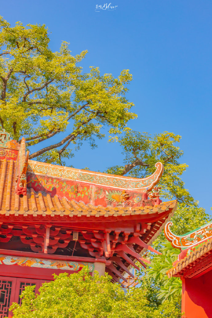 生命最美的状态是：人静、物简、心安，岁月浅浅，余生漫漫。予一半烟火谋生活，许一半