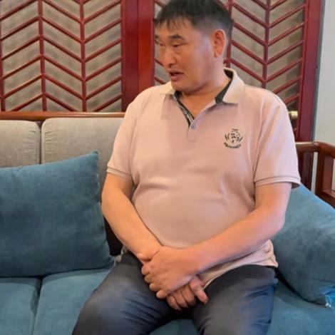 朱之文坦言：“说实话，我根本不缺钱。”记者反问“不缺钱为啥还天天跑商演”，朱之文