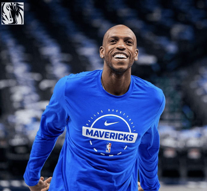 美记Marc Stein报道，米德尔顿打算留在独行侠完成本赛季。此前有报道称若米