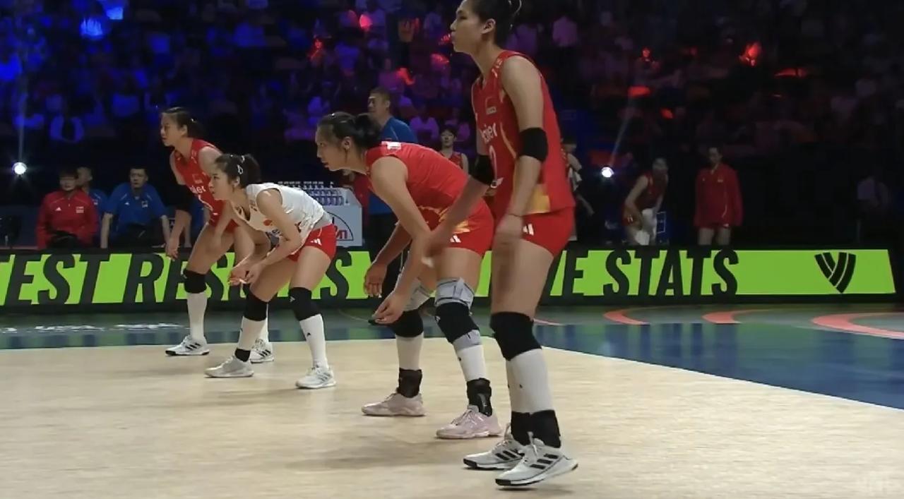 2026年世界女排联赛三四决赛，
中国女排大比1：3不敌分意大利女排，
四局比分