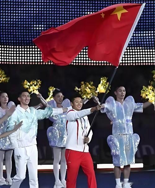 太刚了！中国代表团出征日本名古屋亚运，不带任何高科技装备，反倒拉去成吨米面肉菜、
