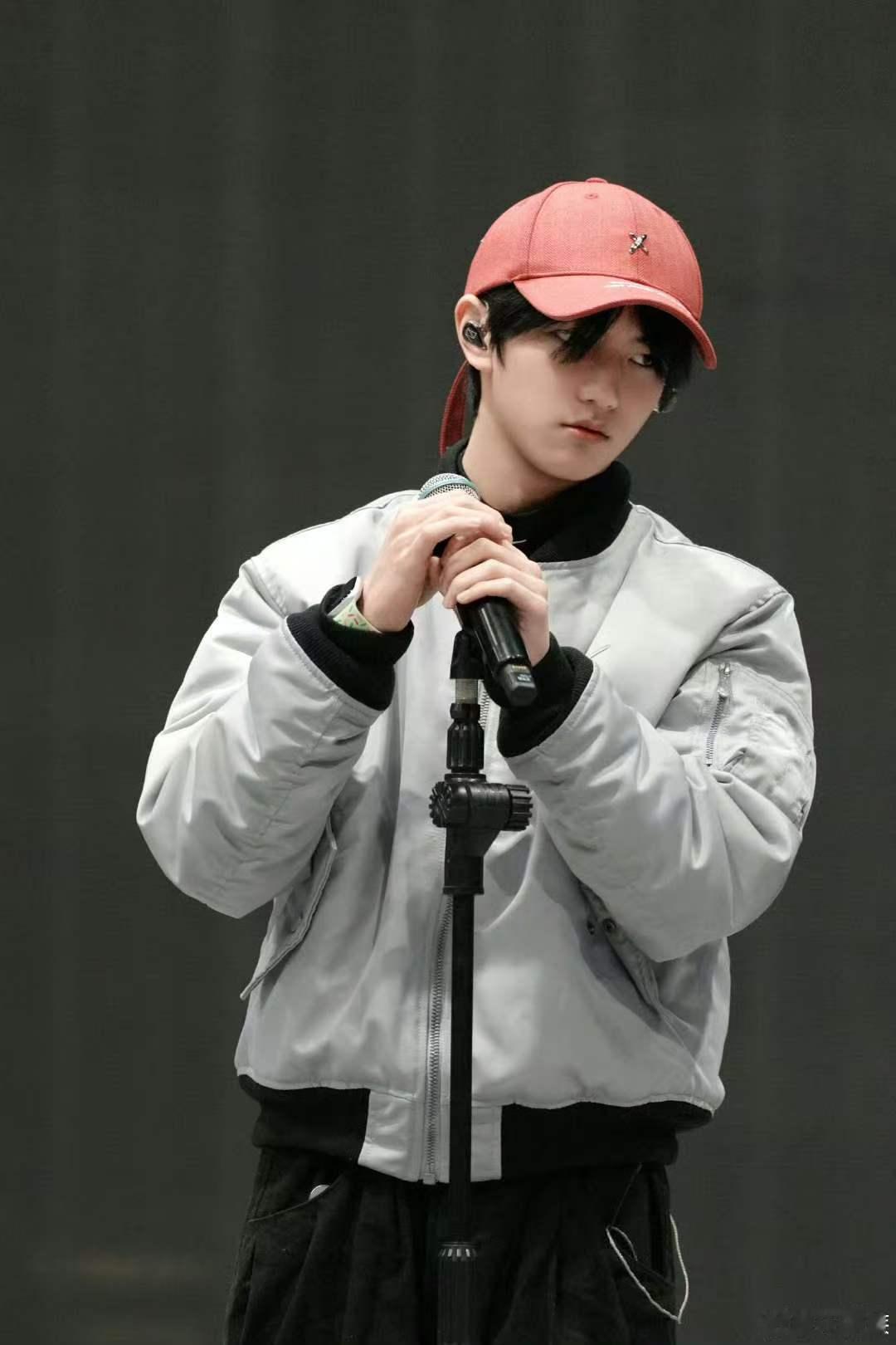 穆祉丞彩排花絮照穆祉丞荣耀之战彩排花絮照  我将燥候！！ 