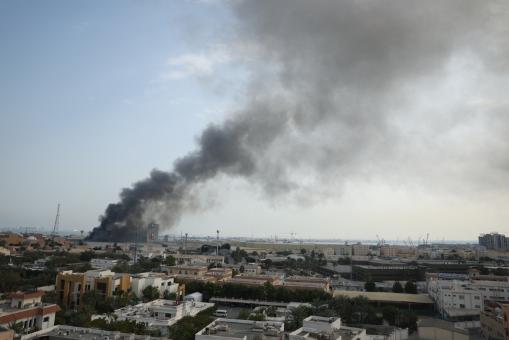 美国这回是真装不住了，直接认怂了。

央视都报了，当地时间3月4号，美国防长带着