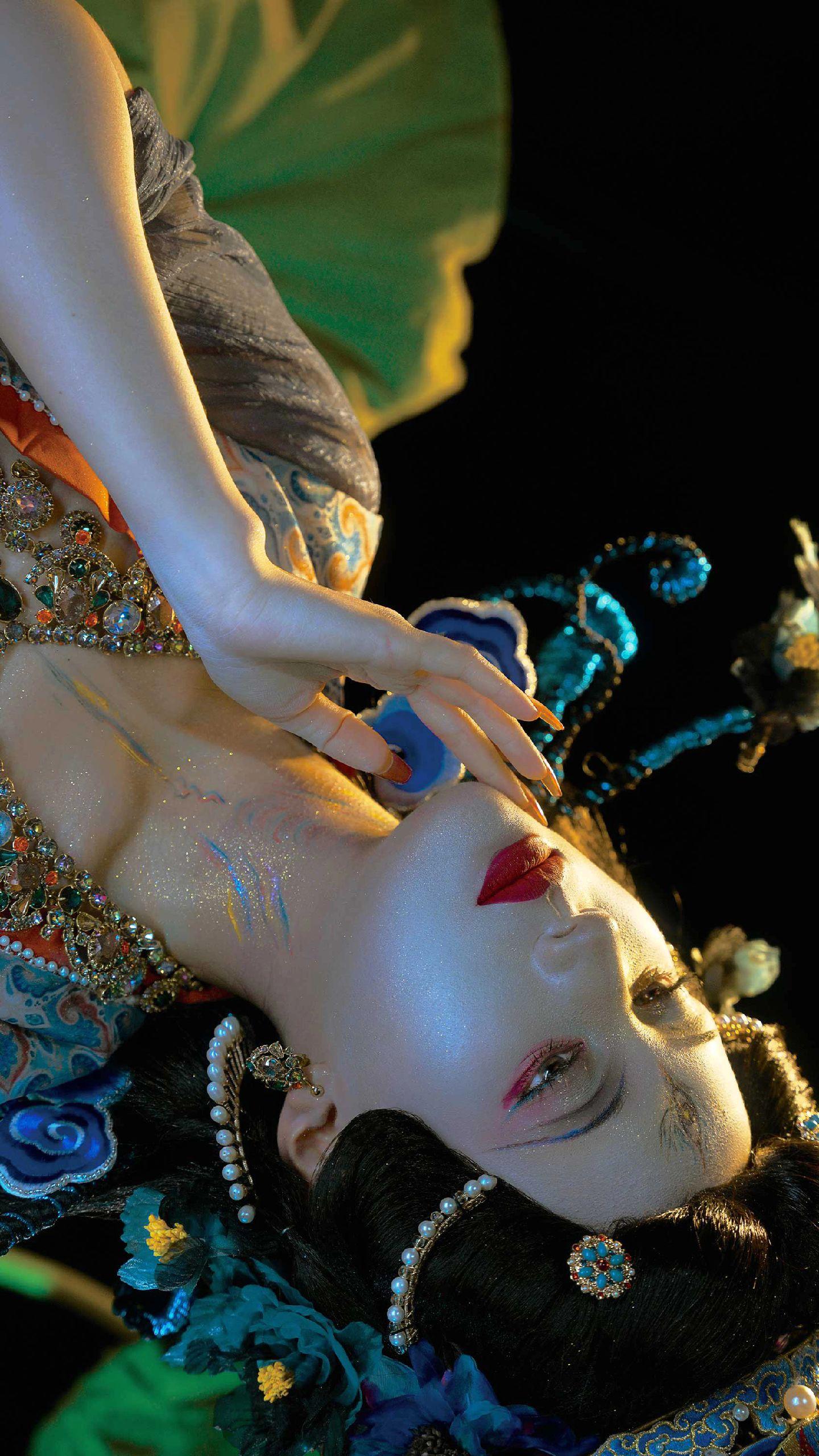 “垂眼处”图片纯享版