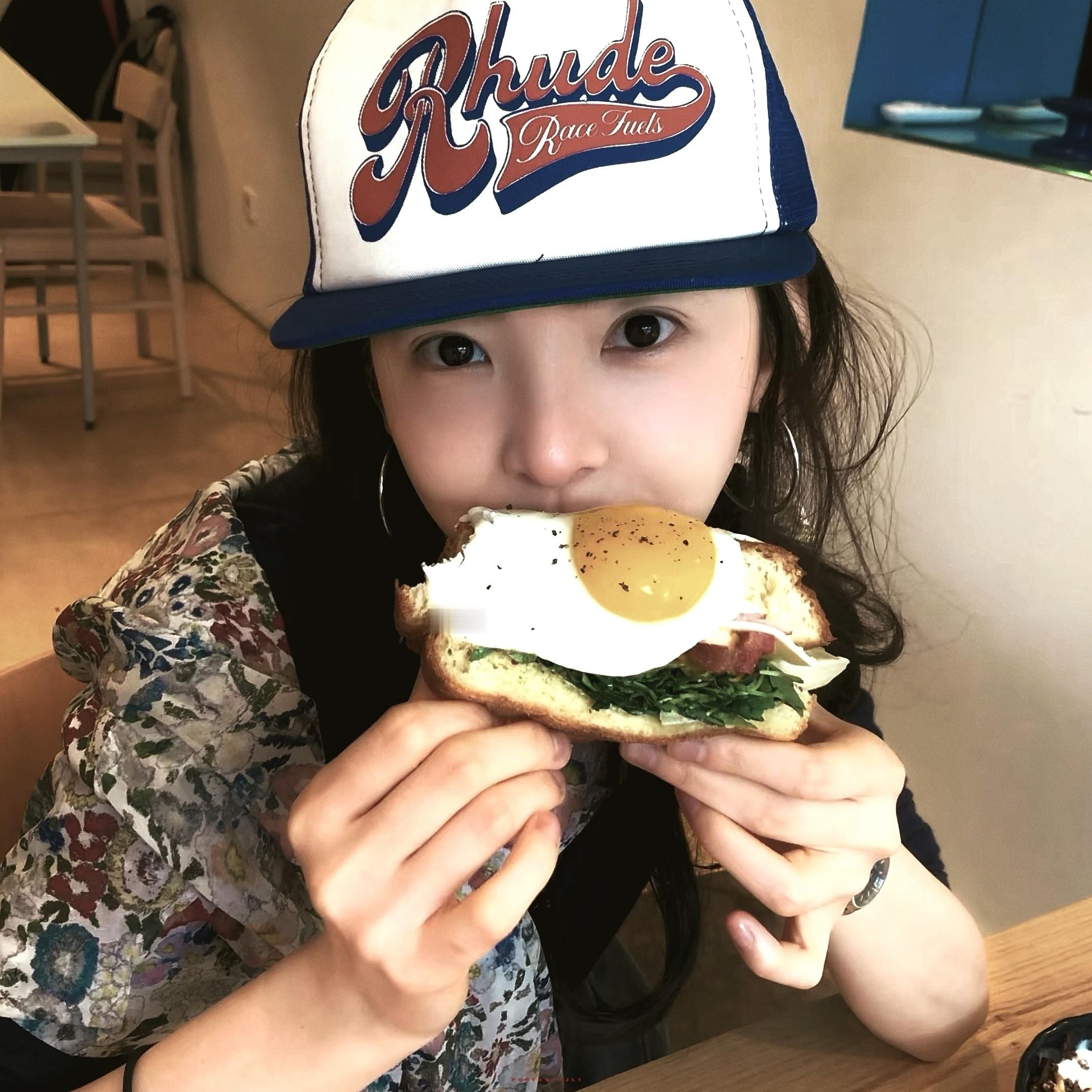 🥧૮₍  ˶•⤙•˶ ₎ა章若楠｜头像 ​​​