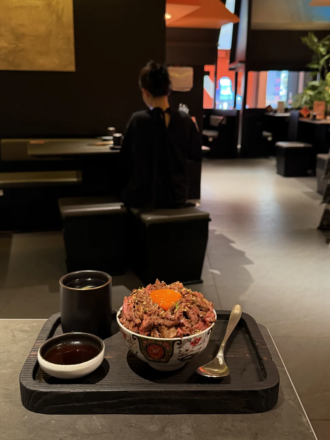 我常常一个人吃饭（在宝安灵芝