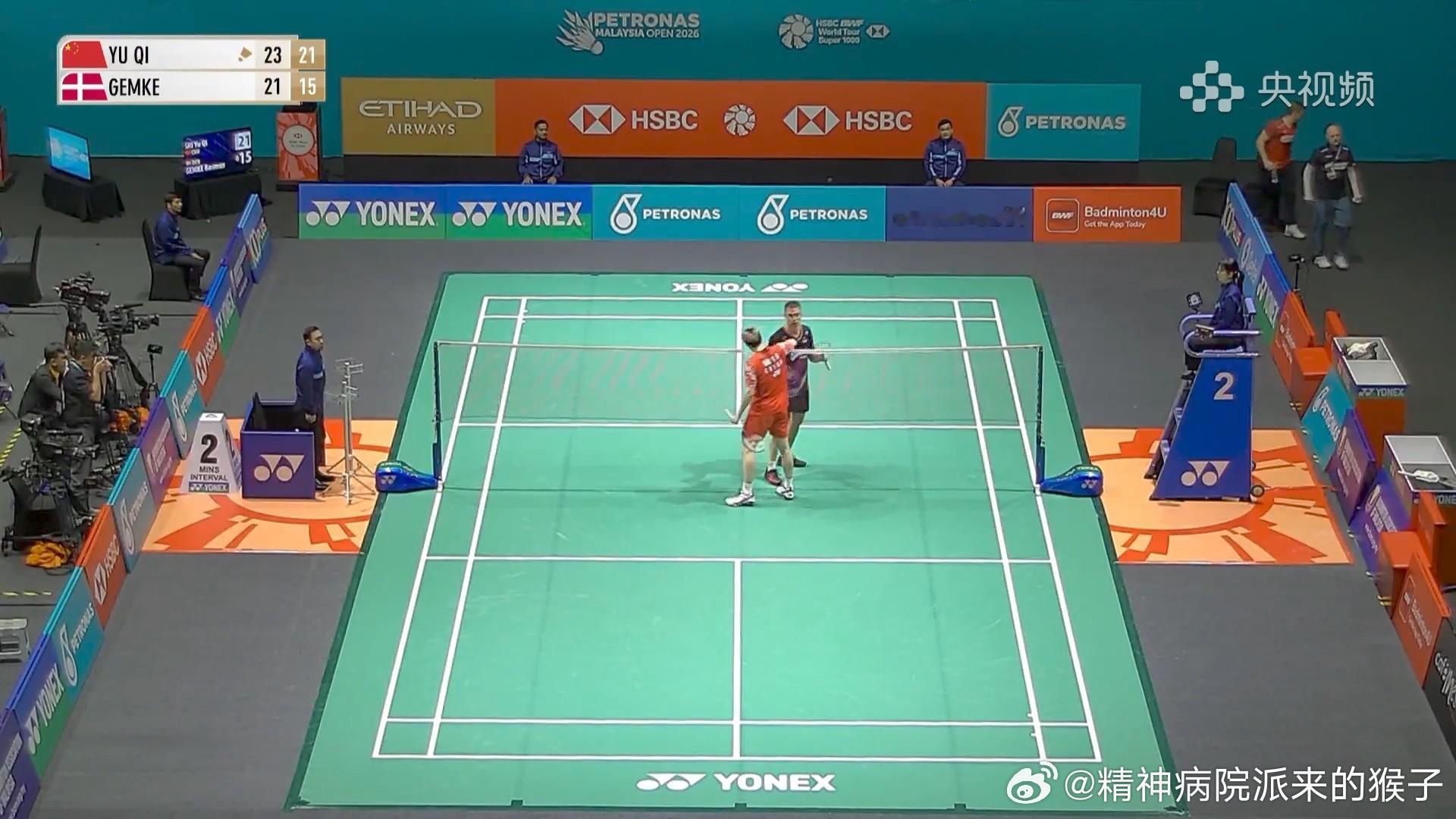 石宇奇2比0格姆克（21，15）晋级2025年马来西亚羽毛球公开赛男单十六强下一