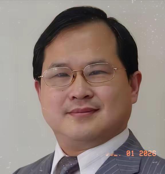 国内顶尖学府的资深国际关系教授，当着西方媒体的面直言，中美关系走到今天的紧张局面