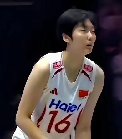 尽管中国女排遗憾的输给泰国女排无缘亚锦赛冠军，但是比赛中小将郭中楠的“13连发”