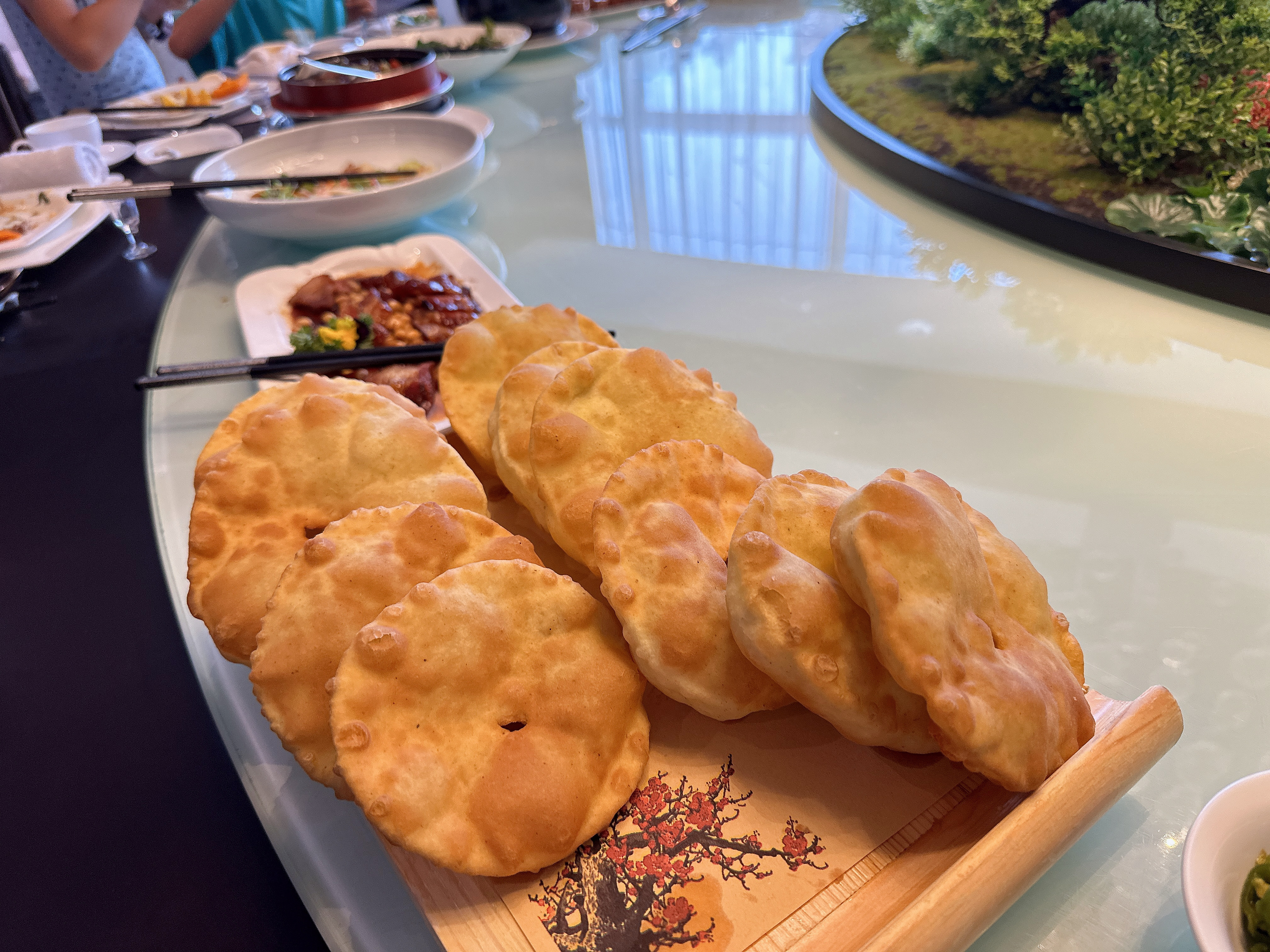 跟你们说句悄悄话，我回西安就是稀罕面食，其他吃啥都无所谓