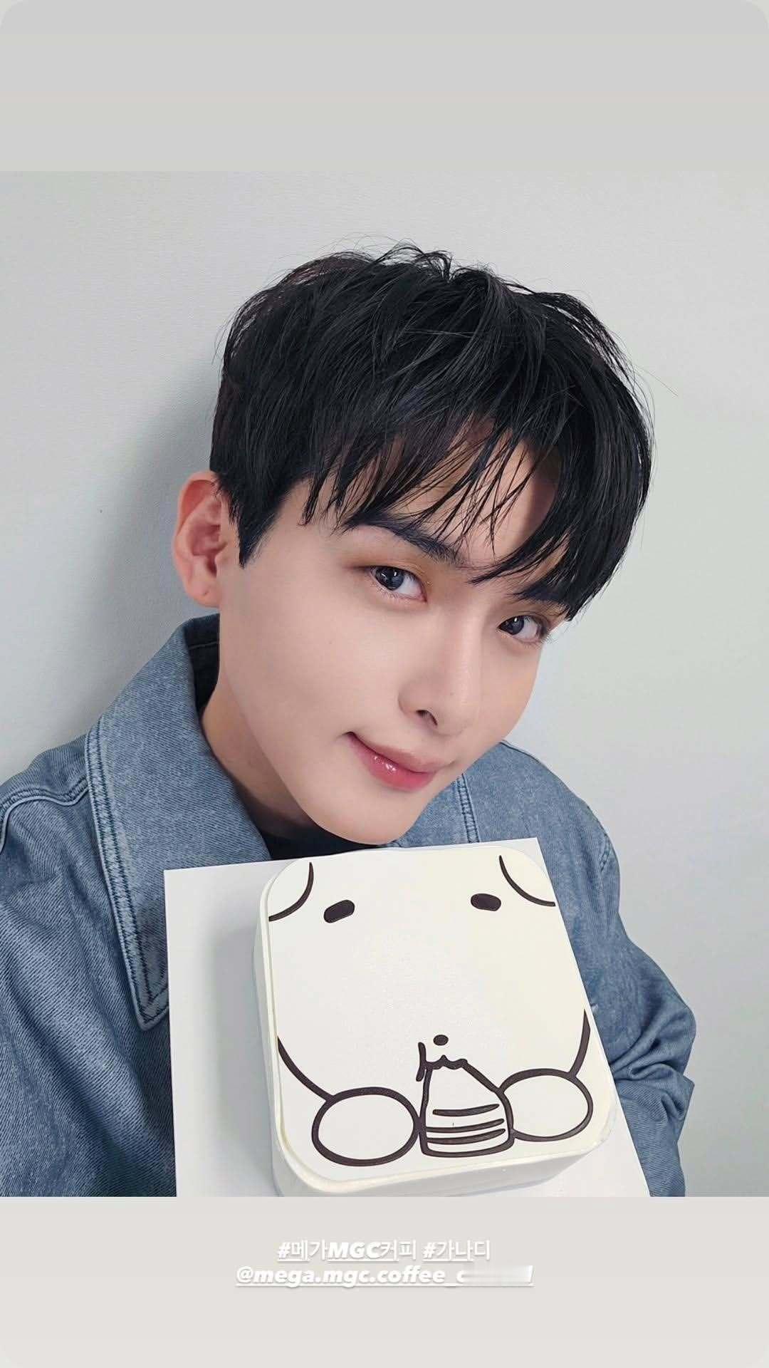 “CB百蓝_。251219金厉旭 ins story更新： 