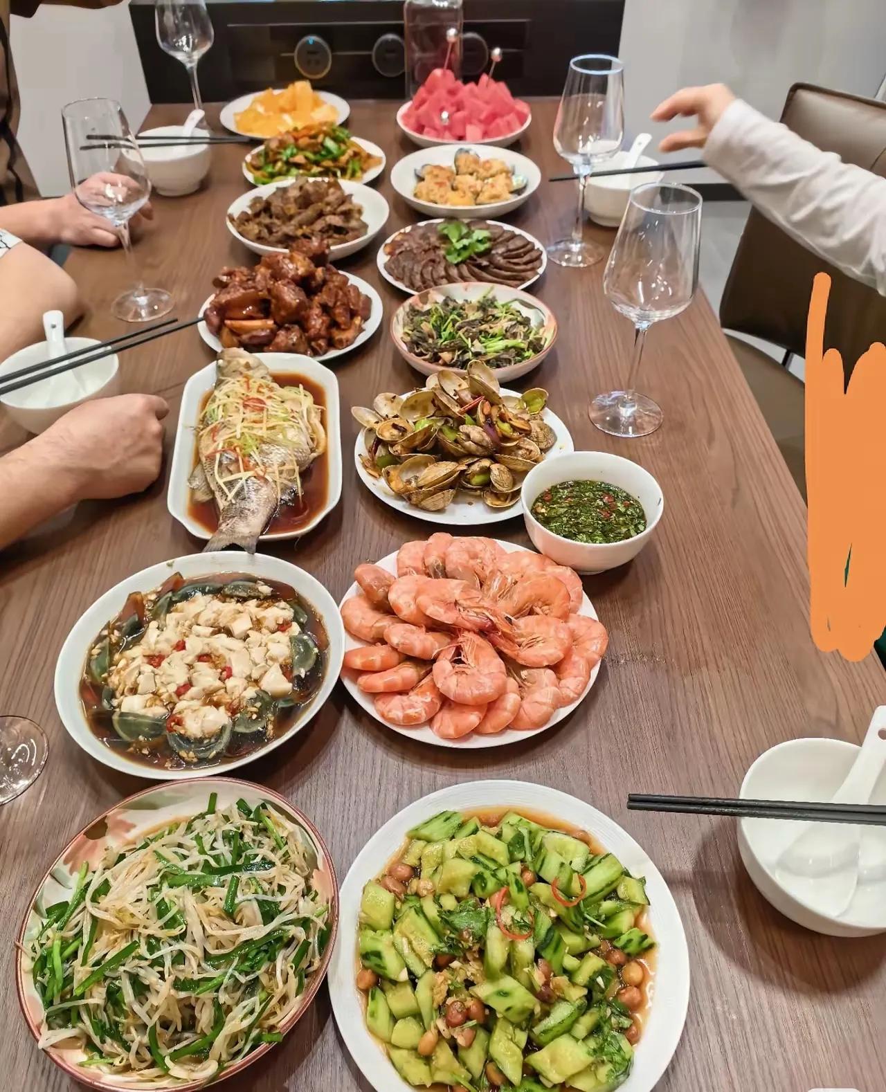 我今年52岁，经历过一段失败的婚姻后，本没打算再成家。人到中年，看透了婚姻里的琐