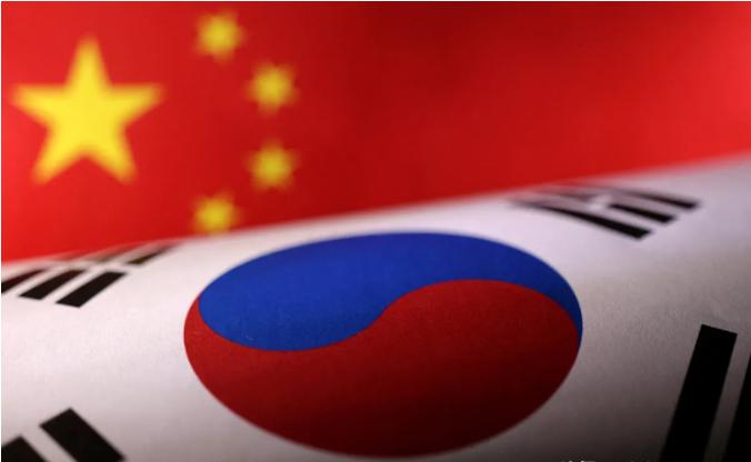 就在刚刚，
韩国做出一个罕见表态，公开承认：中国遥遥领先。

据首尔科学部的一份