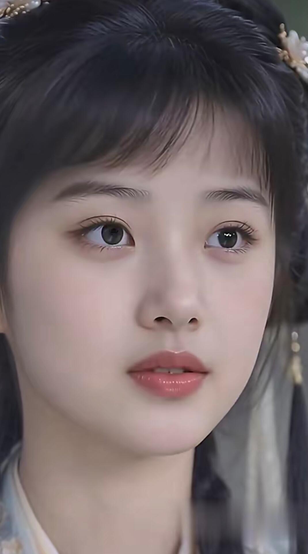 古风少女，含情脉脉，韵味十足