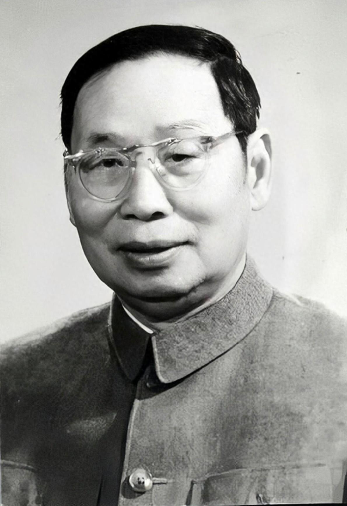 1930年一个28岁的中国人，在美国实验室里捣鼓γ射线。
结果呢？
他竟然第一个