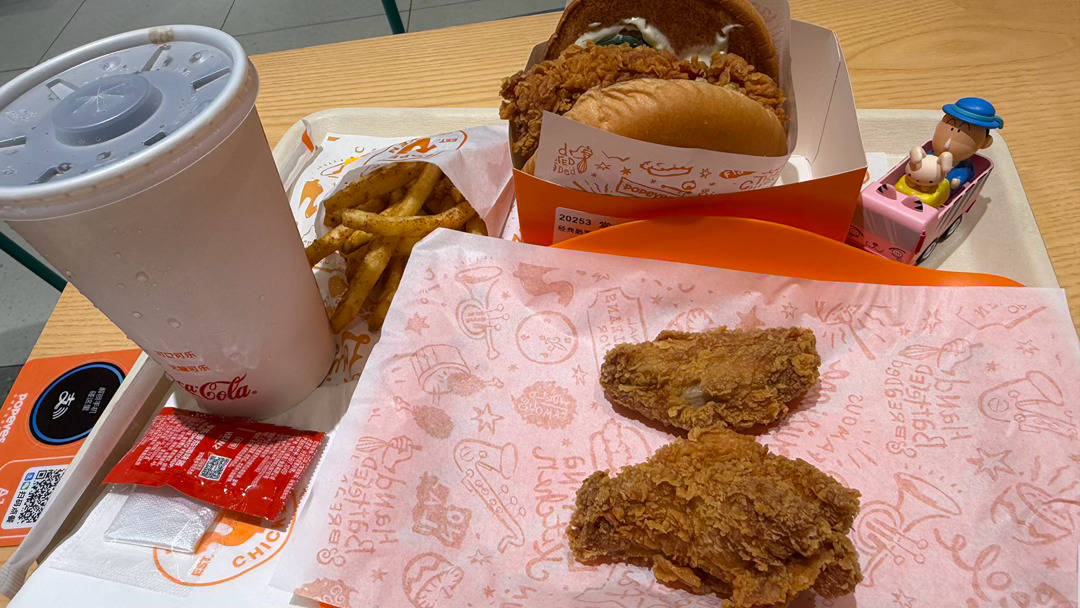 午餐🍱体重一直卡着不动难过💔 上海
