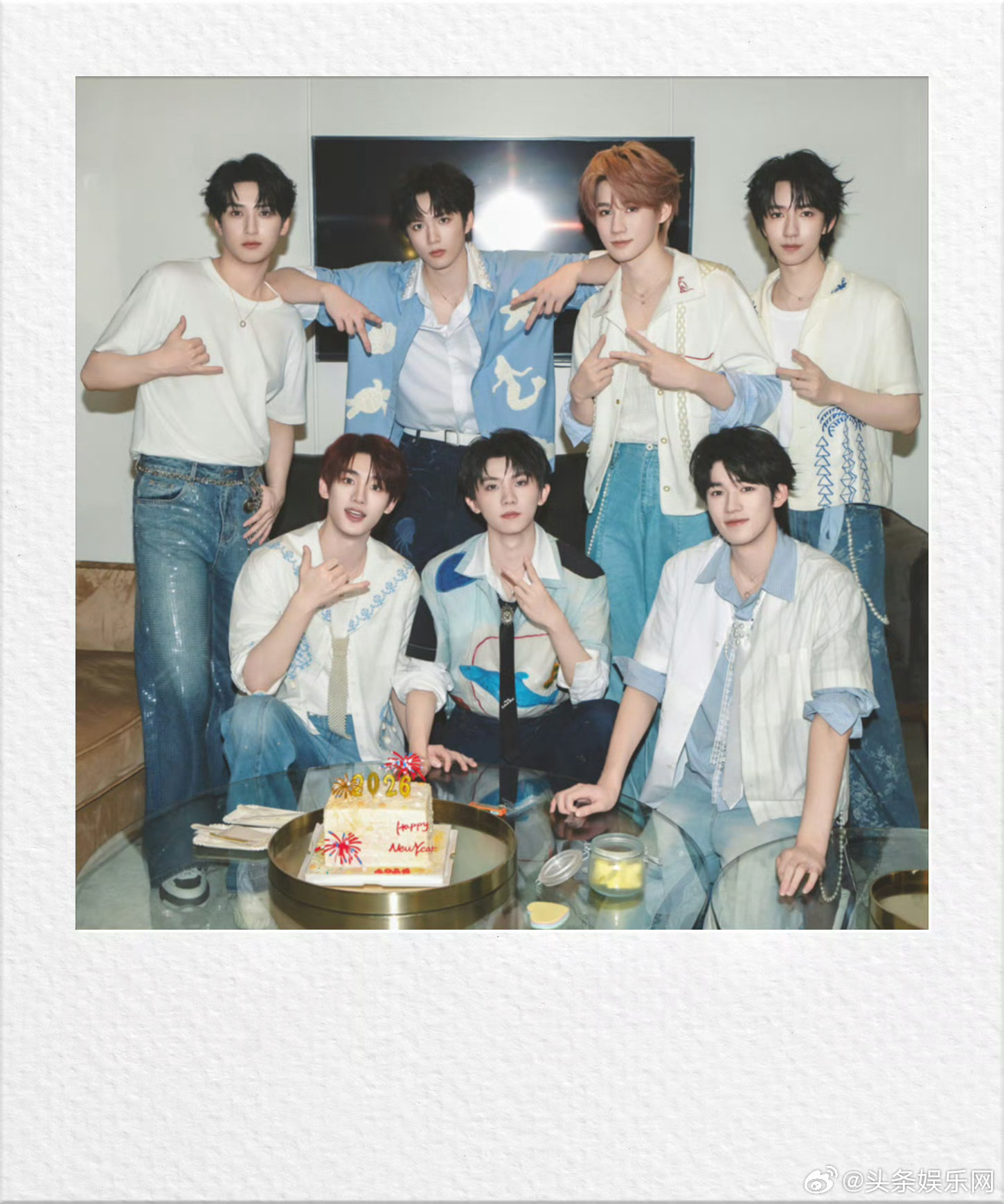 时团之间的感情真的好好啊，从他们团综就能看出来，家属感好强！刘耀文生活中的朋友兄