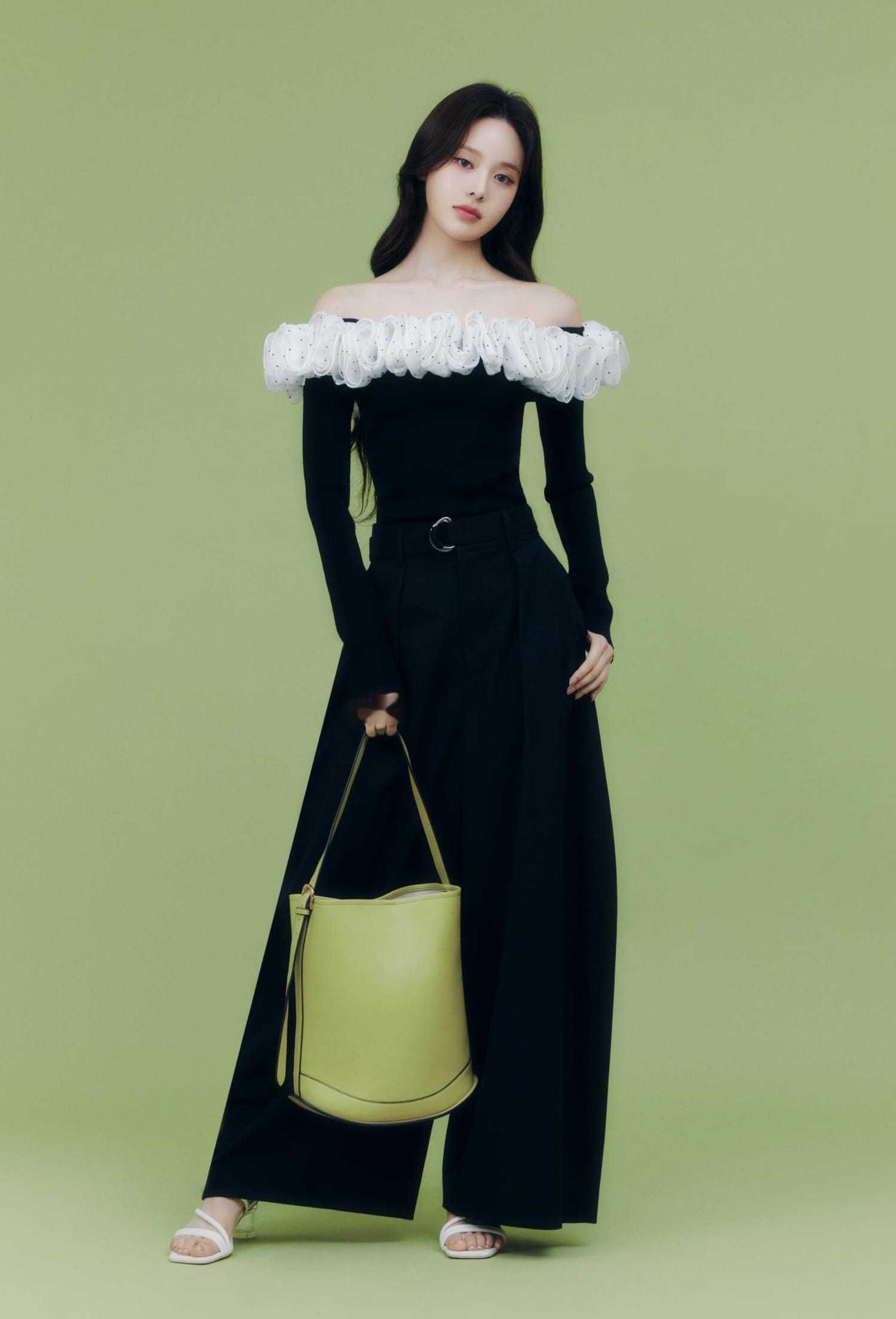 ISSUE 1 / NEWTOPIA
FRAY I.D
STARRING. BA