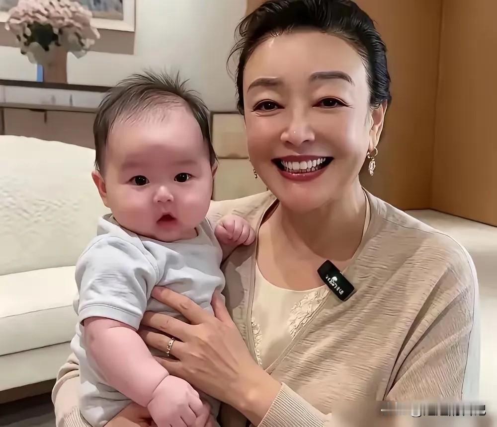 张兰和向太根本不是一个级别的，
向太本身就非常漂亮，而且会投资
向太赚的钱，都投