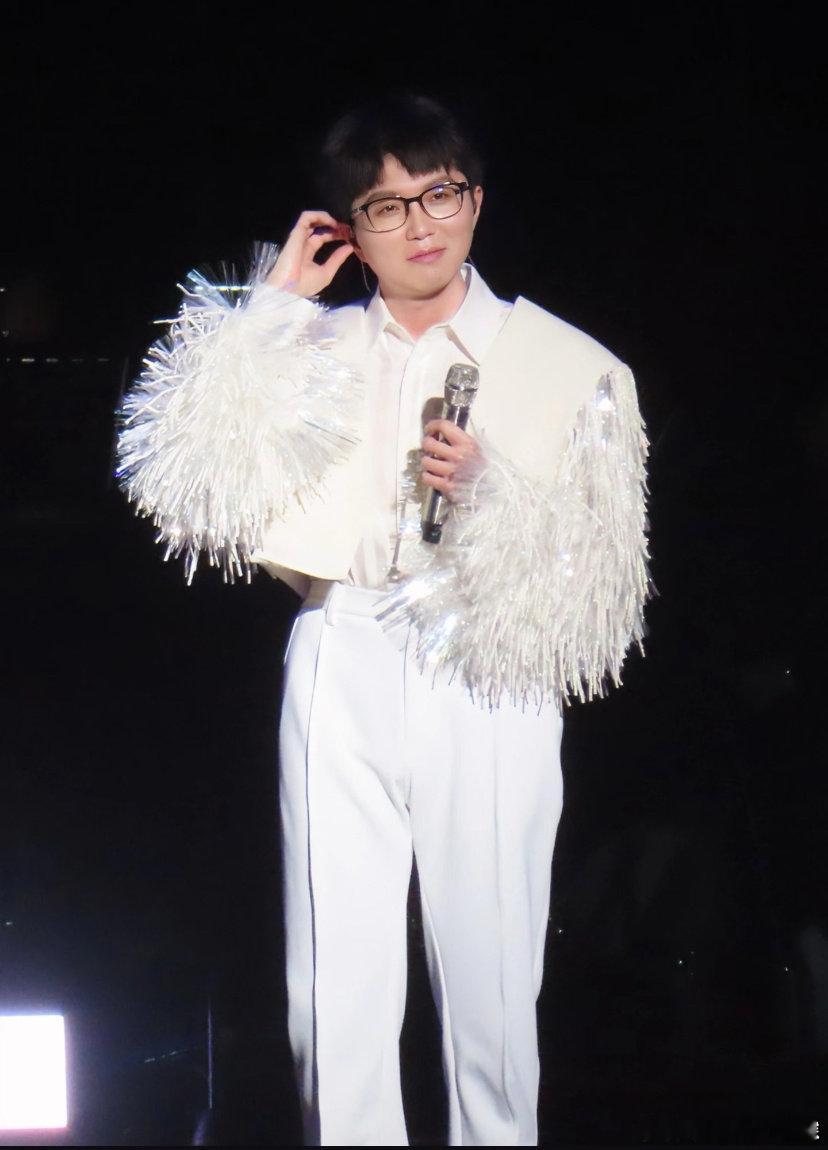 毛不易北京演唱会定档 谁懂这种盼了好几年的踏实感！9月26日毛不易北京场正式定档