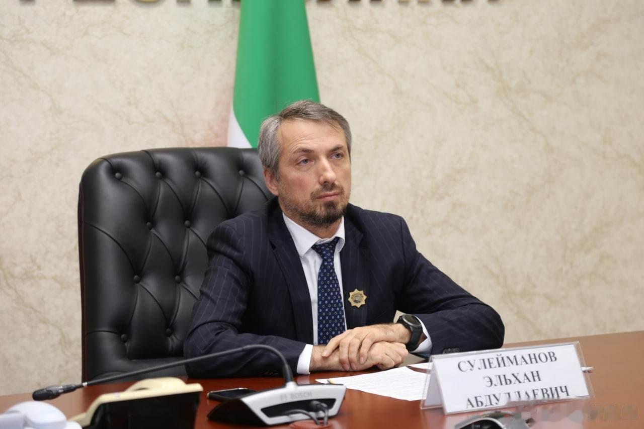 乌克兰情报部门证实：车臣总统卡德罗夫健康状况恶化，目前陷入昏迷状态。 本月初多个