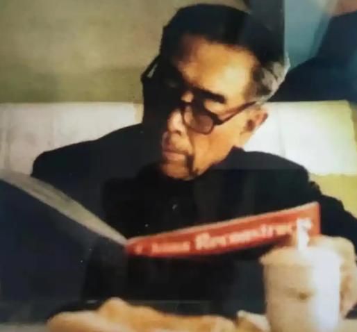 1967年，周总理门前被贴大字报，群众喊要让他造一点反，事情的后续发展如何呢？