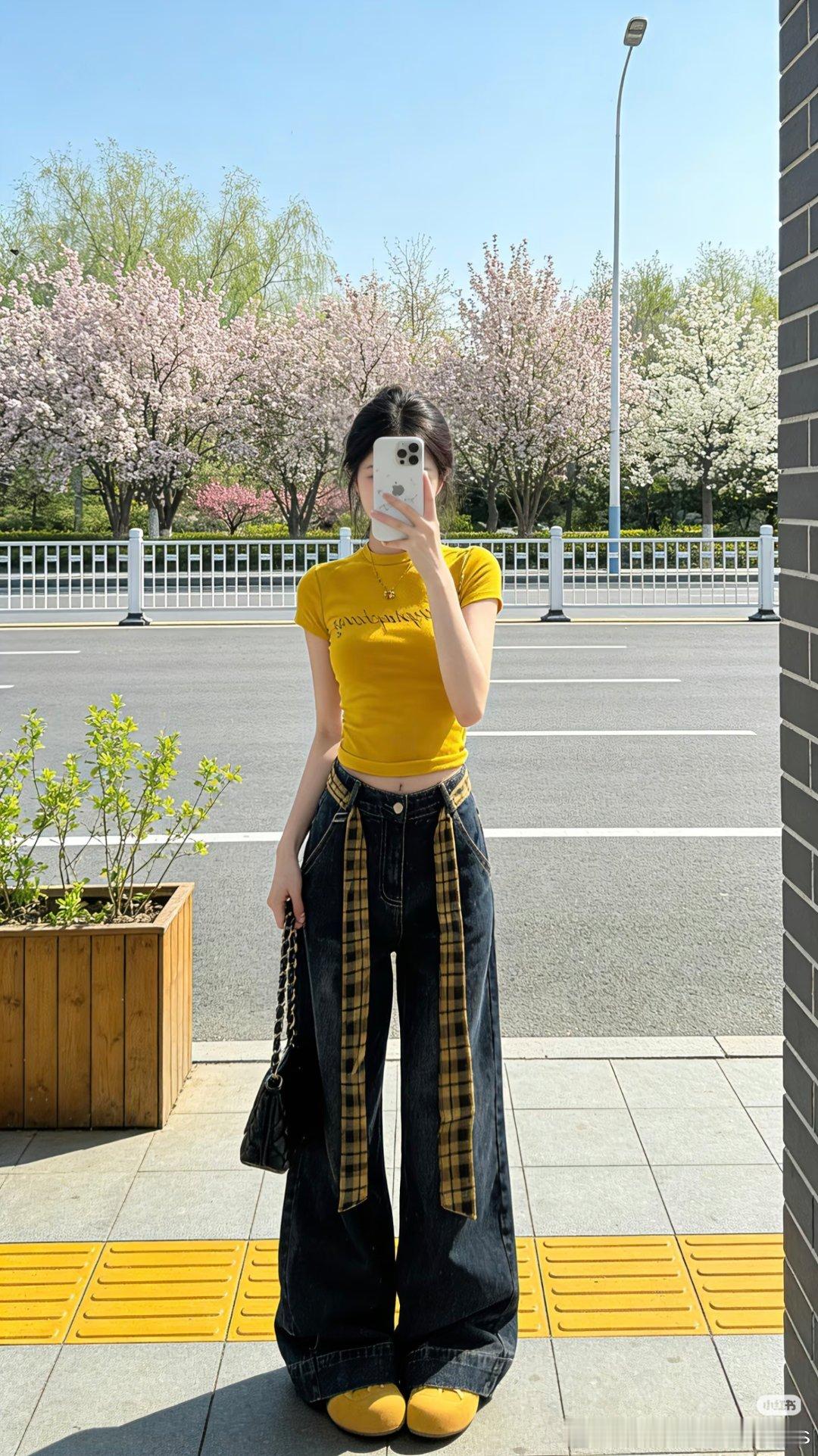 直观的感受到了搭配的重要性 之前觉得衣服不好看，换了双鞋、加条丝巾居然惊艳了！细