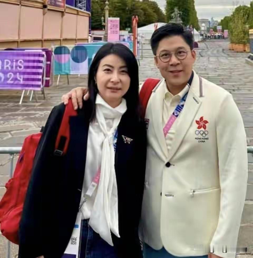 郭晶晶遭遇信任危机，霍启刚撰文发声。
郭晶晶代言翻车有几天了，原因是其代言的儿童