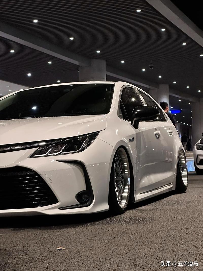 老陈的卡罗拉，是家里最省心的“沉默队友”。
市区通勤百公里4个多油，加92号粗粮