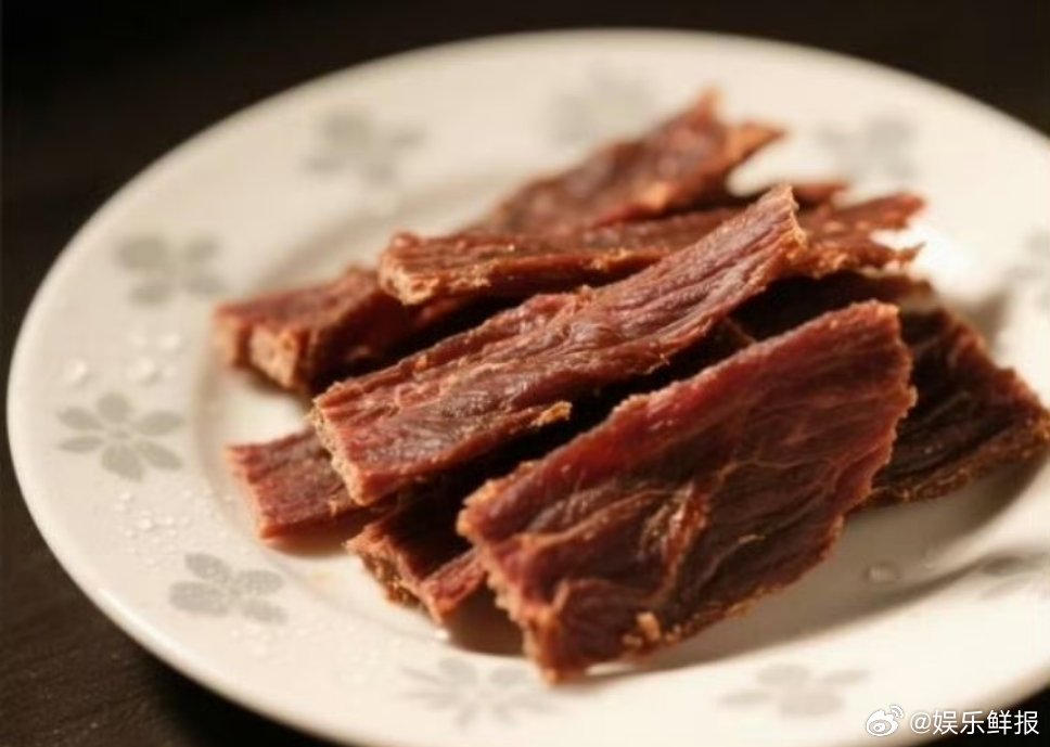 几斤牛肉才出一斤牛肉干 爱吃牛肉的真的挡不住各种吃法，卤的炒的涮的我都爱，做成牛