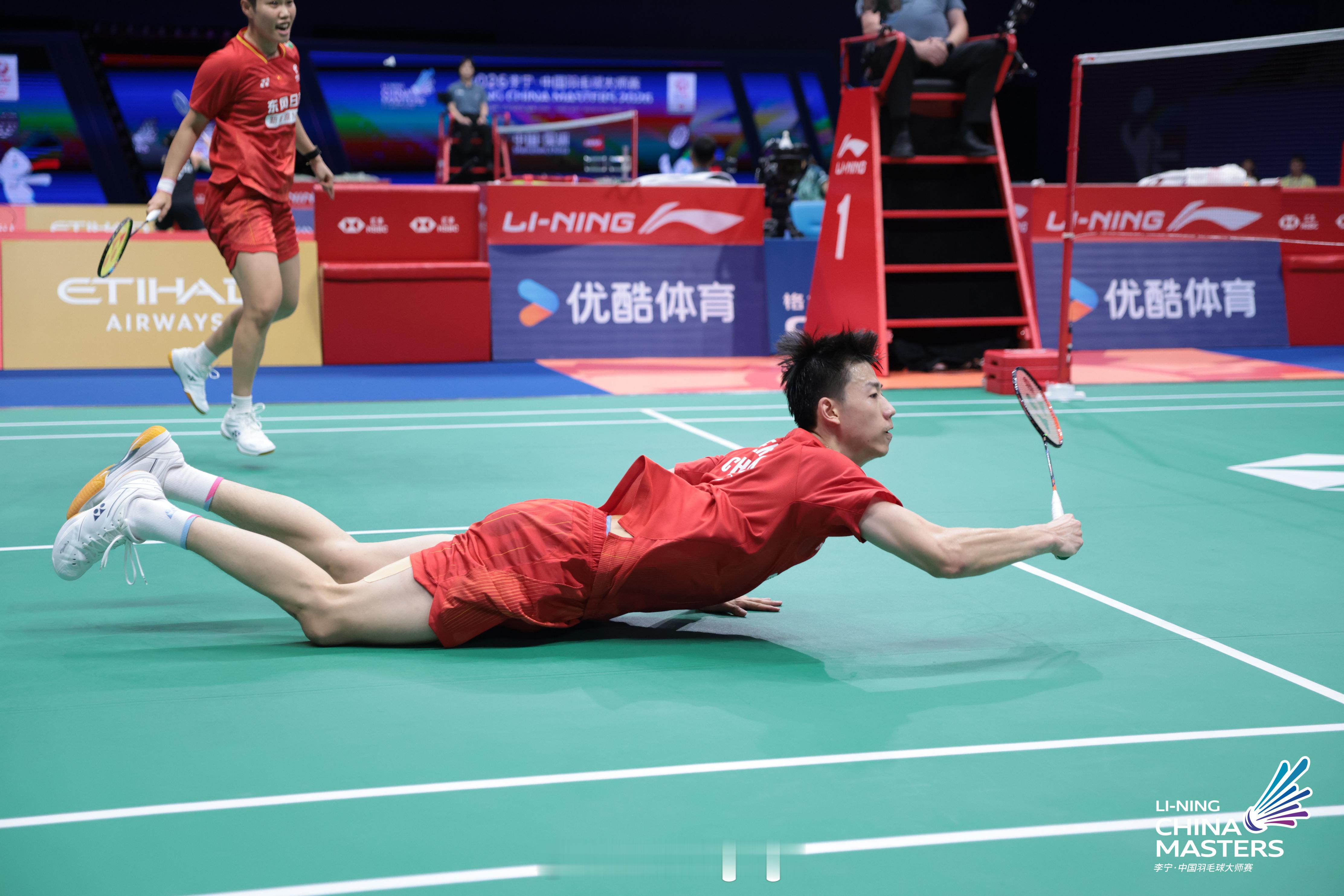 2026中国羽毛球大师赛 第一轮冯彦哲/黄东萍赛后采访问：首轮比赛就打了三局，艰