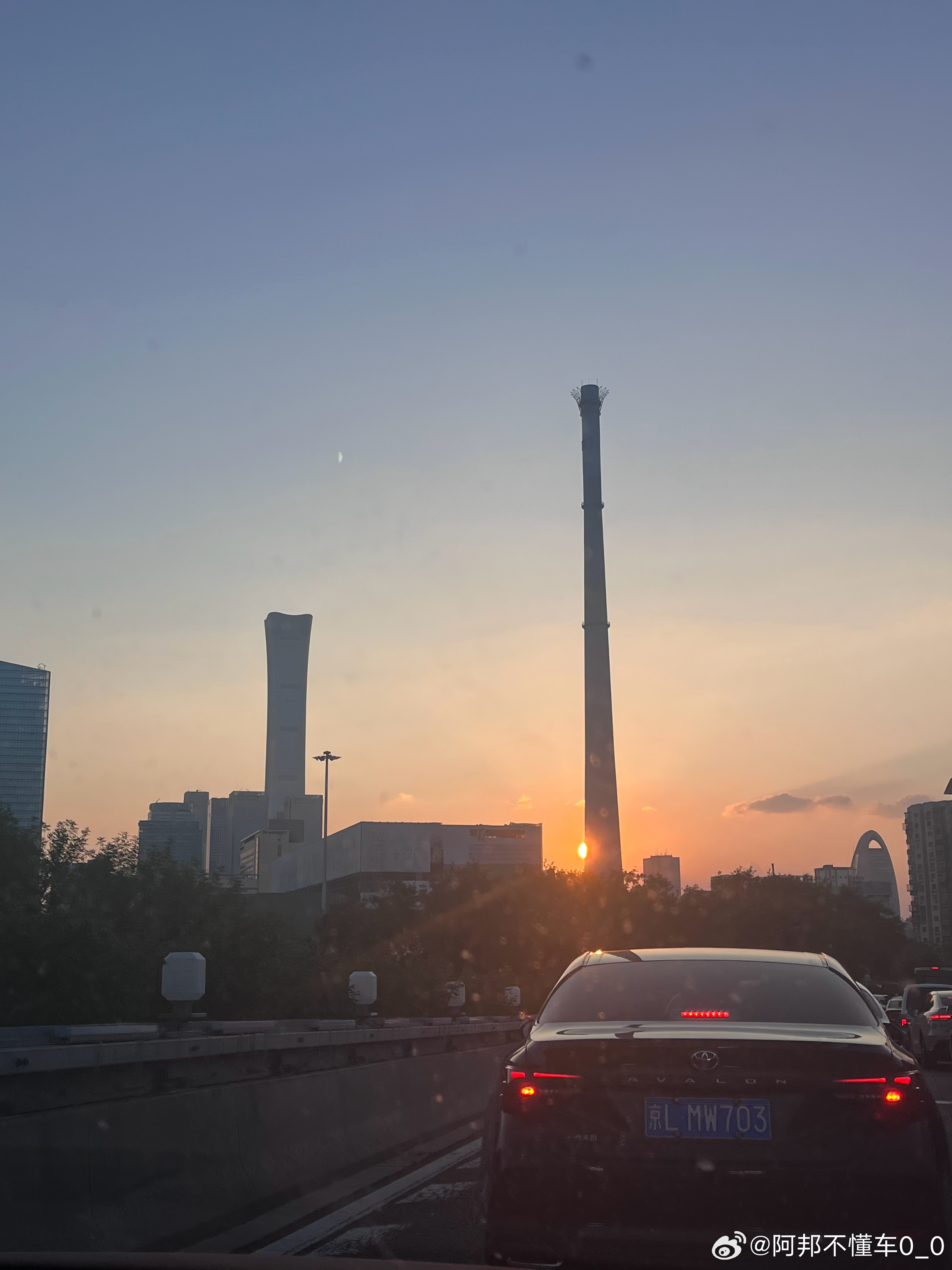 果然，北京晚高峰的味儿依旧浓郁