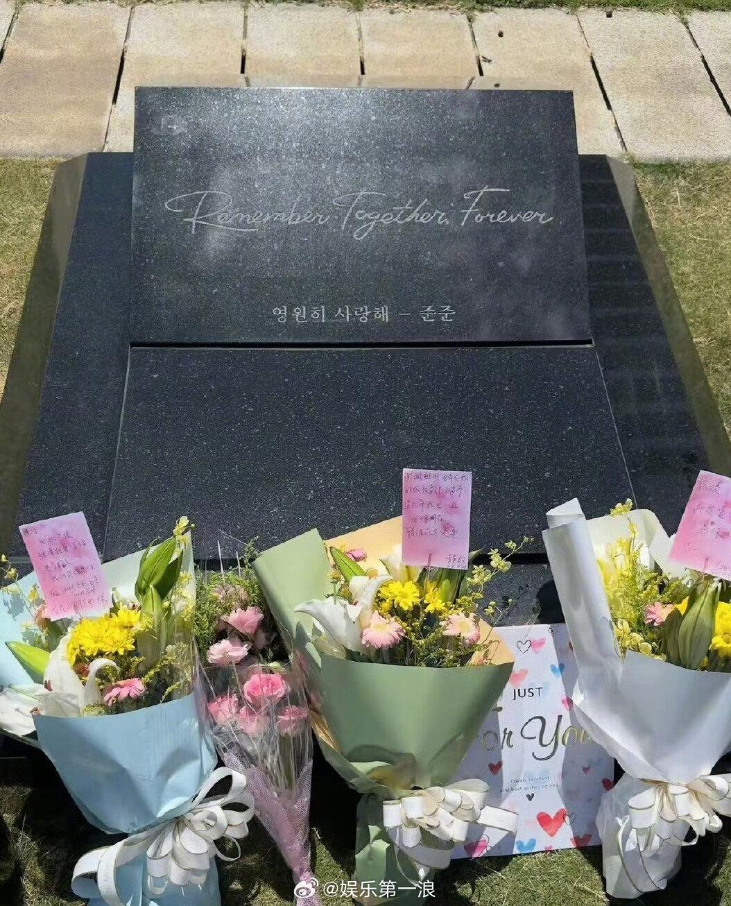 小S念大S碑文小S短片念大S碑文 小S在近期释出的短片最后念到：“Togethe