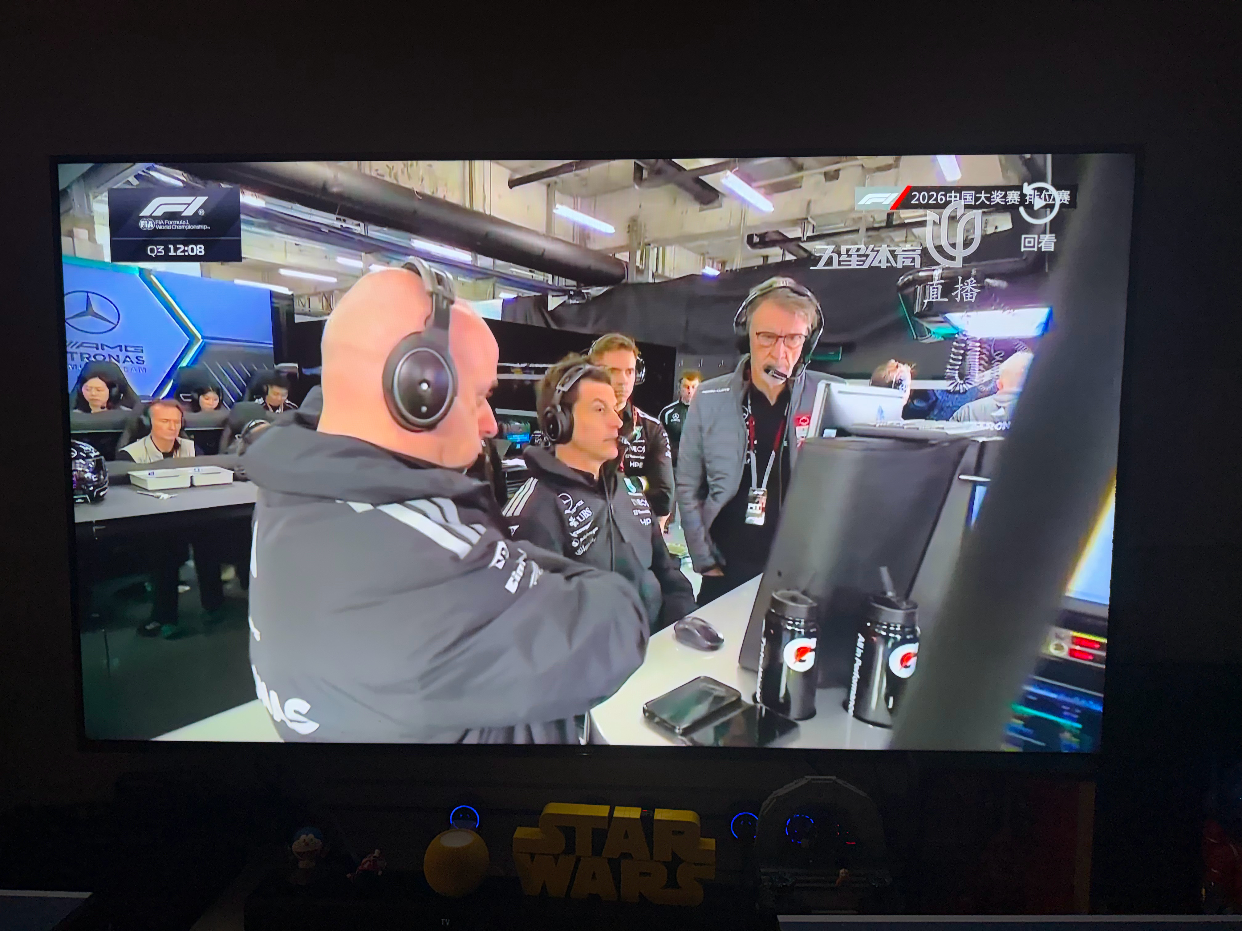 昨天拉爵一共给了2次镜头，五星体育的解说员都不认识他。 今天正赛会有几次？