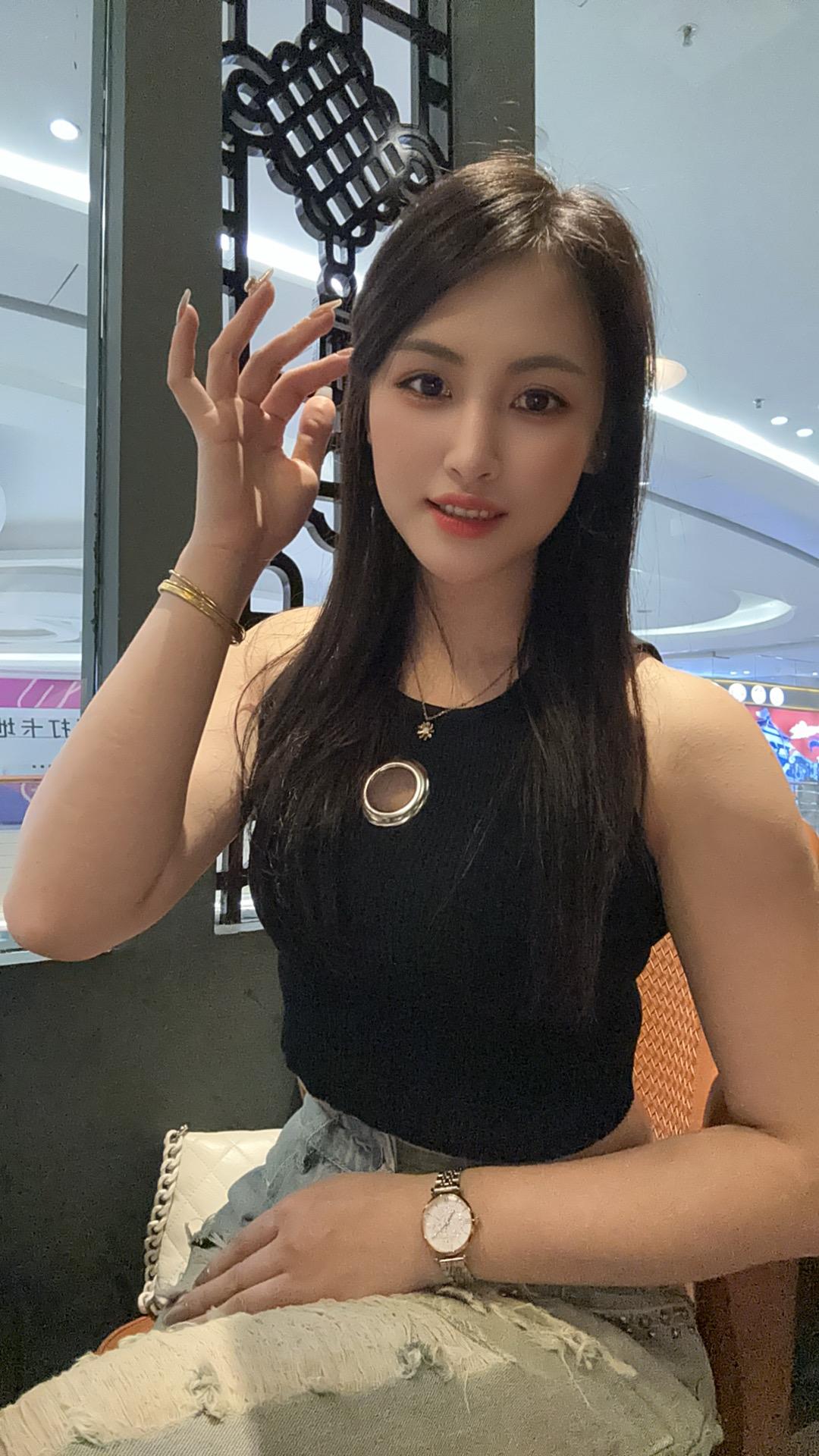 有些事情除了自己谁也不会懂，有些无奈除了沉默谁也不能说。，时间到了一切都会过去。