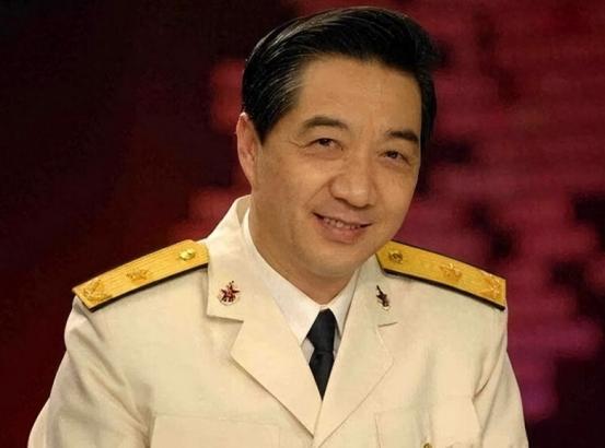 为什么“战略忽悠局局长”张召忠，突然消失了，去哪里了？
 
九十年代初他刚上央视