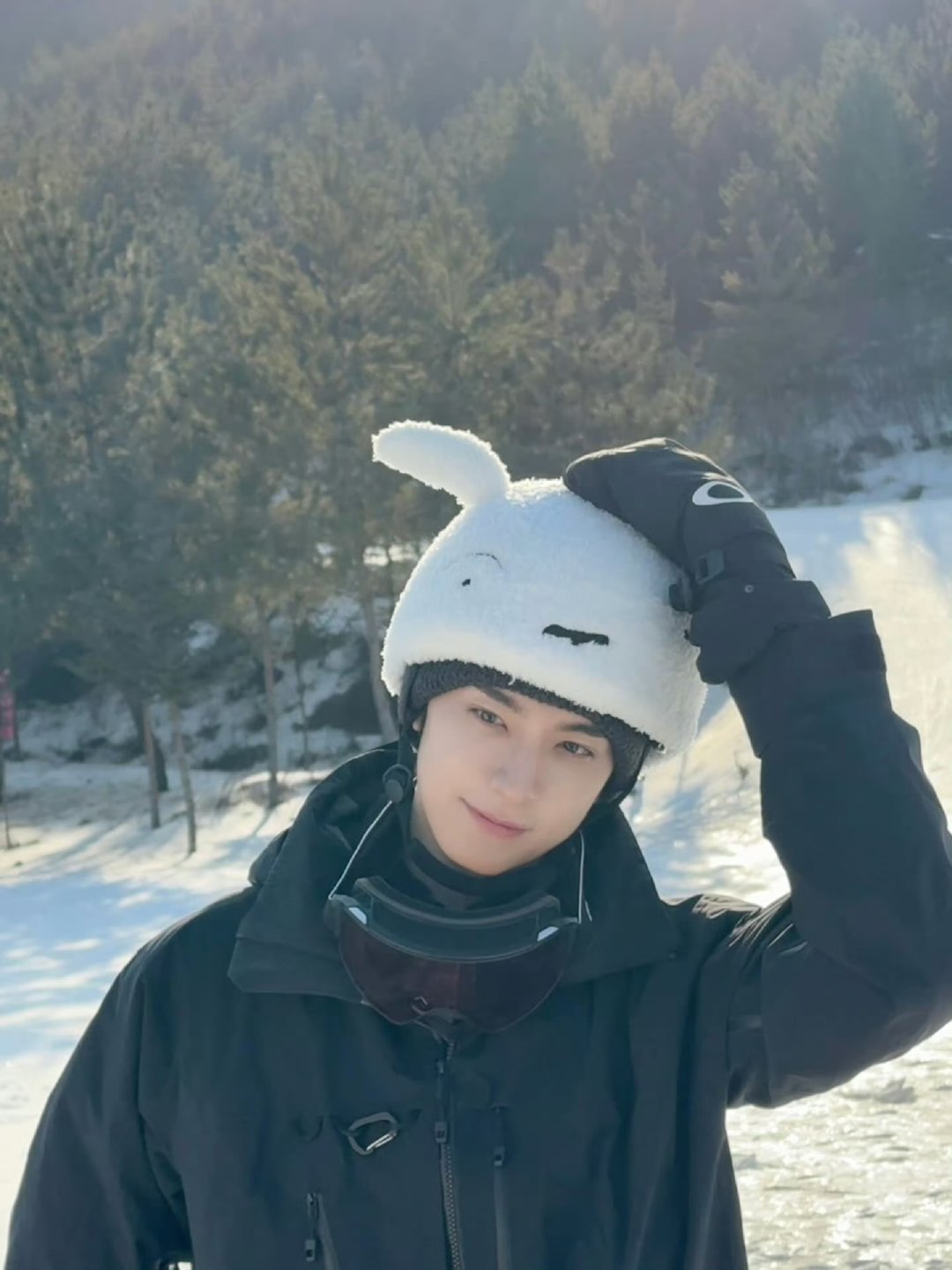 林一单崇雪场live林一小白帽子林一单崇雪场live来咯！戴小白帽子也太可爱了吧