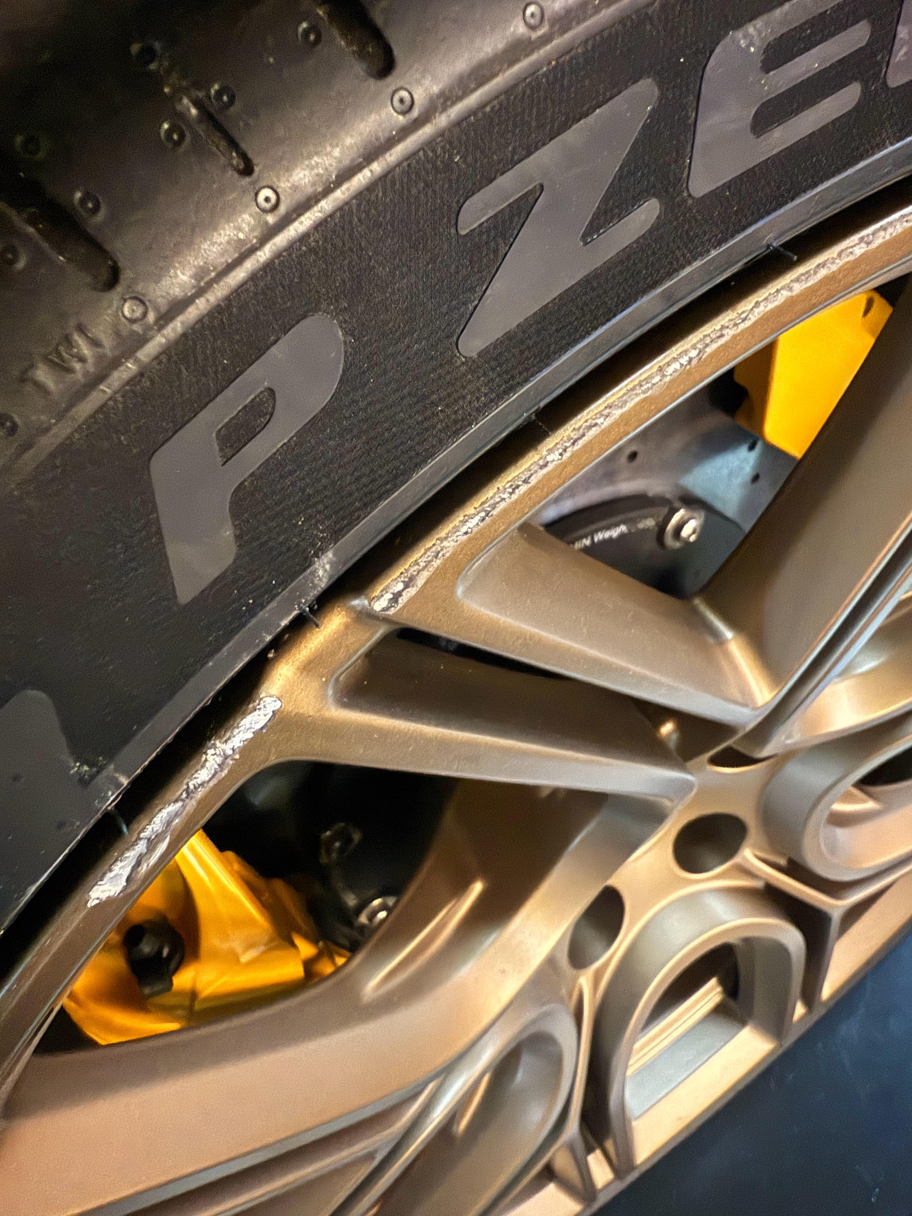 SU7 Ultra 第一滴血： ​​​