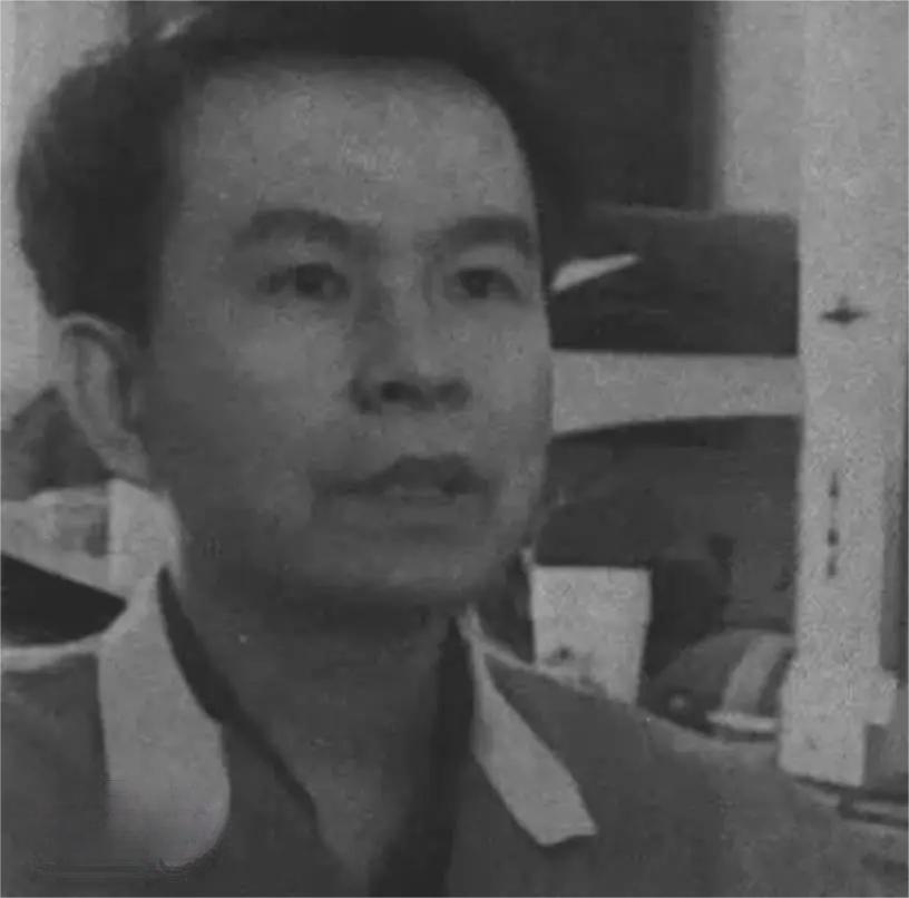 1992年4月18日，浙江大学毕业生李洪涛，因诈骗银行被民警抓捕归案。等民警去调