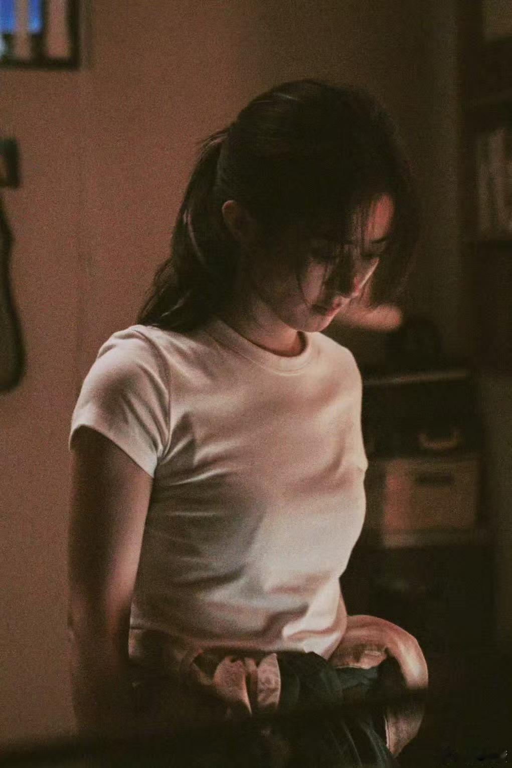 赵丽颖魔童大女主第一人赵丽颖灵珠是工作魔丸是生活 用灵珠般的专注打磨角色，以魔丸