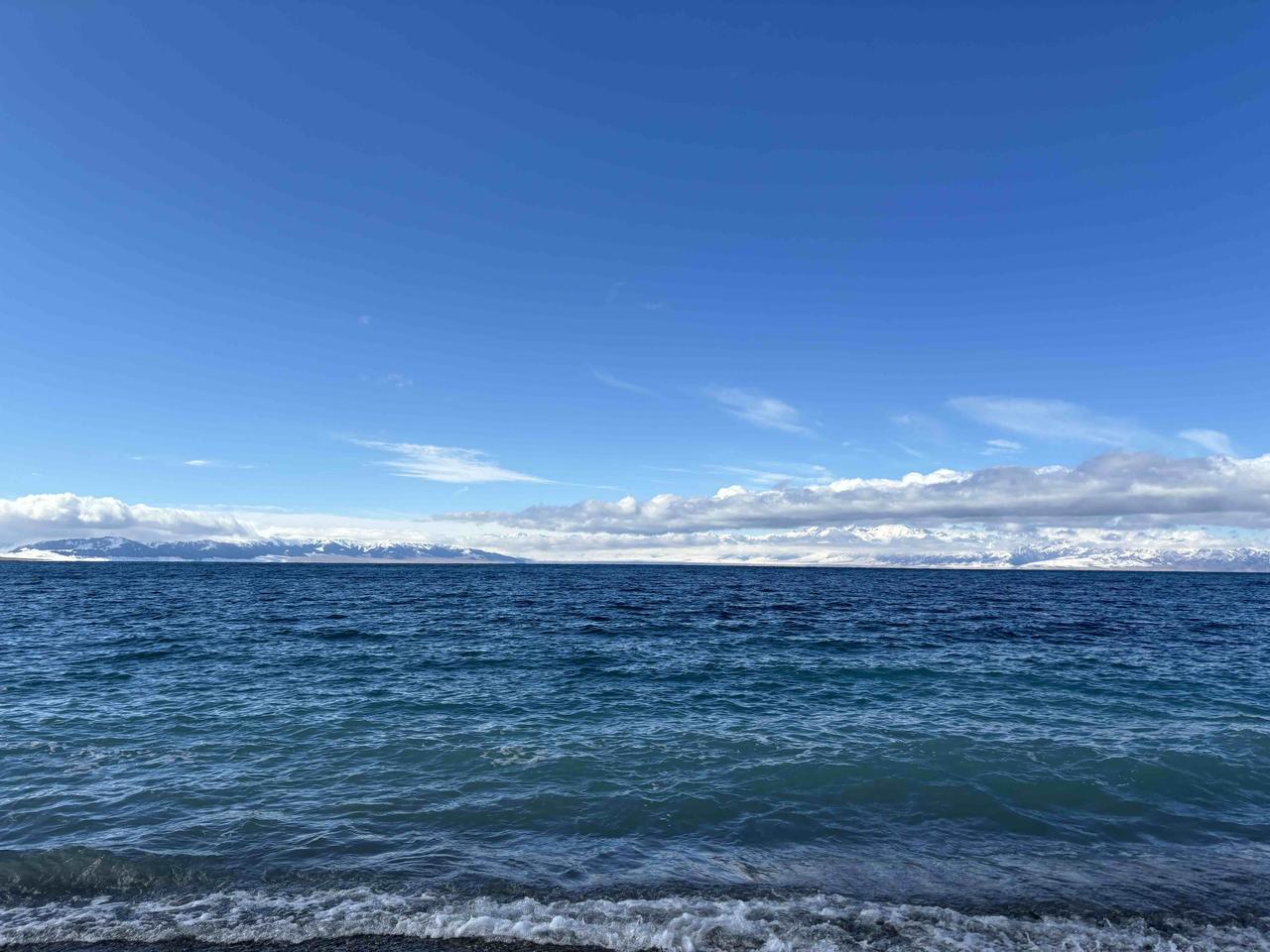 人这一辈子，什么最值钱人的一辈子缺钱钱最值钱，有钱，爱最值钱，前二者都有，精神自