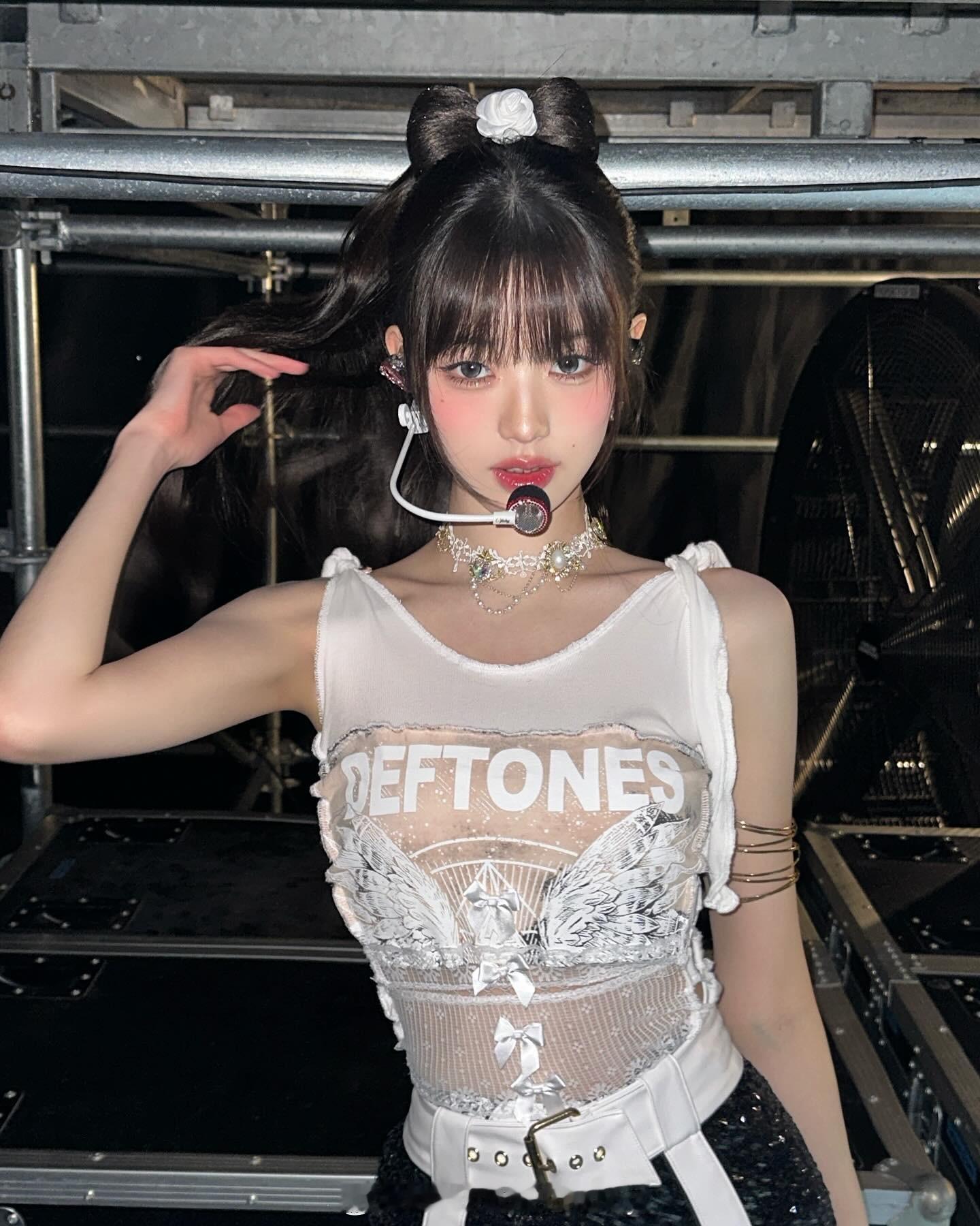 张元英ins晒美照，👱🏻‍♀️🎀🖤✨～ ​​​