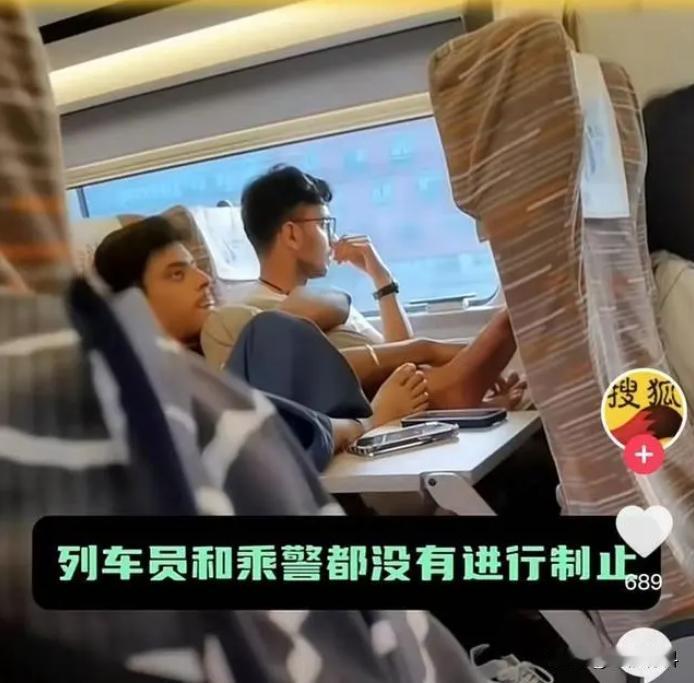 “这里是中国，请遵守中国的规矩！”2024年7月4日，京沪高铁上，几名外国乘客光