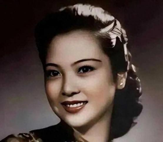 [微风]1941年一天深夜，戴笠把他的秘书周志英抱到了床上，两人一番激情过后，周