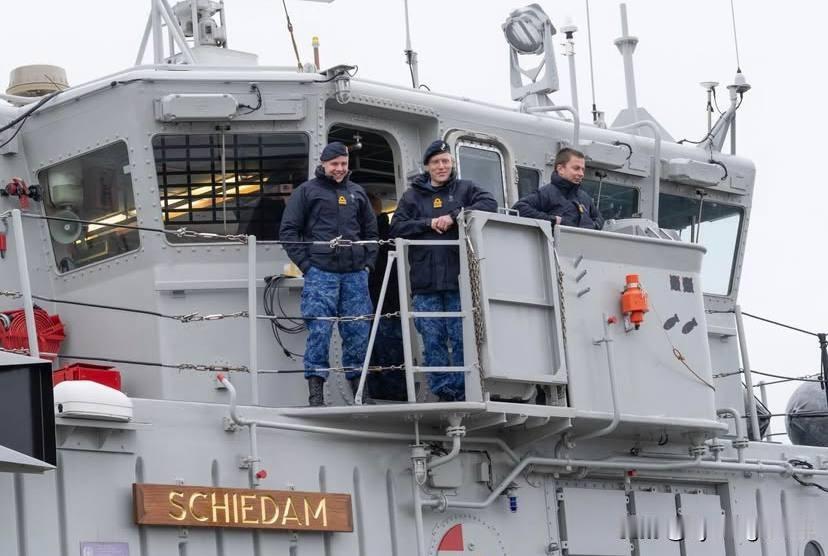 🇳🇱荷兰皇家海军扫雷舰“斯希丹”号（M860）于2026年1月26日离开其位