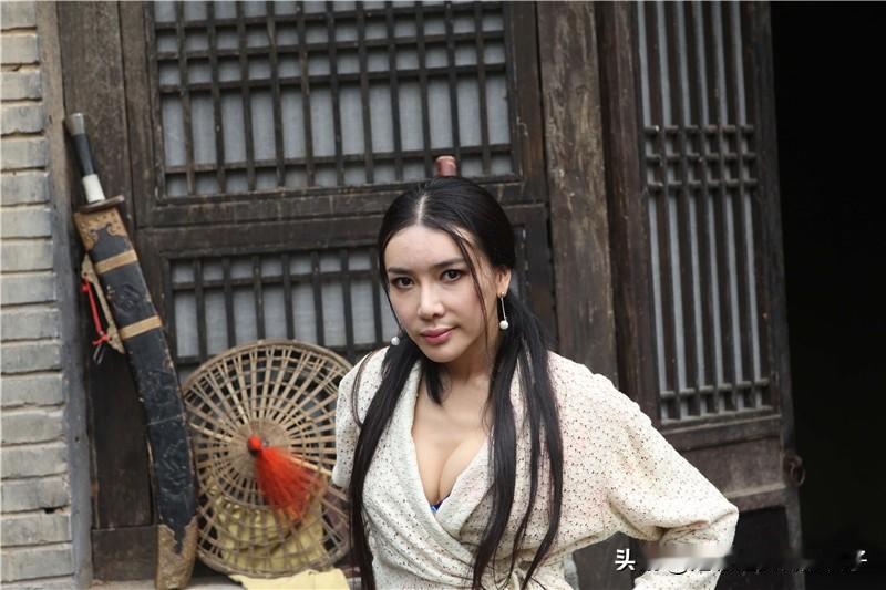 西门庆和潘金莲之间算爱情吗? 西门庆和潘金莲之间很难算爱情。西门庆是情场老手、采