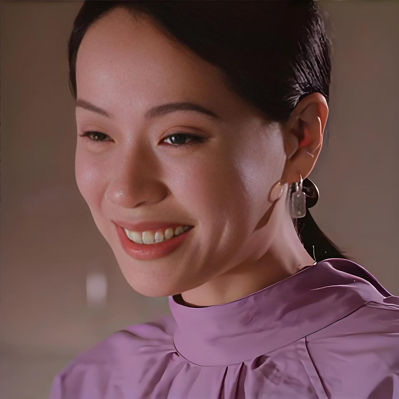 一位性学专家说：
"做老婆的，别管男人跟谁睡，只要他不损害家庭经济利益，就不要为