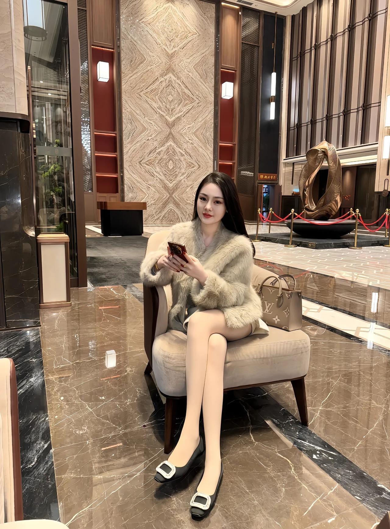 优雅坐享时光，奢华酒店里的惬意午后