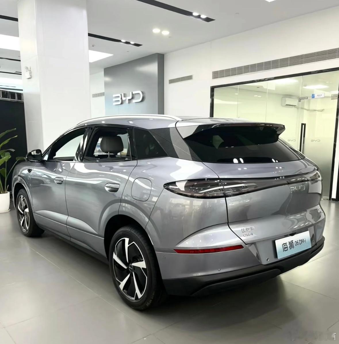 大家平均换手机的周期是4年以上，那么买了一辆车，一般情况下，你开多久才换新车？4